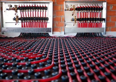 instalación de suelo radiante en sede de Comagi en Santiago de Compostela